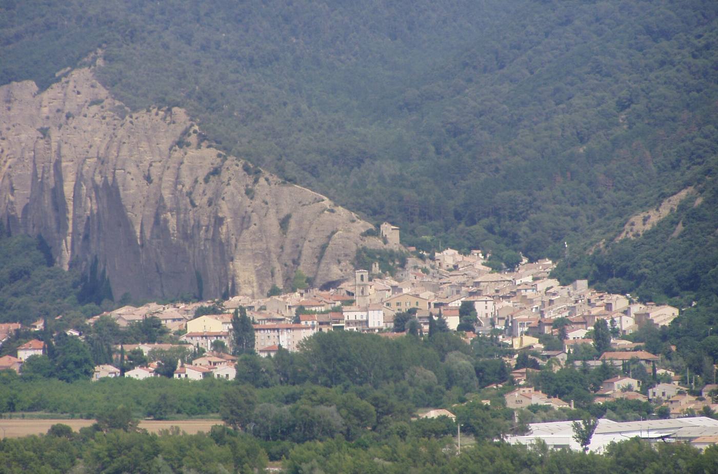 Les Mées
