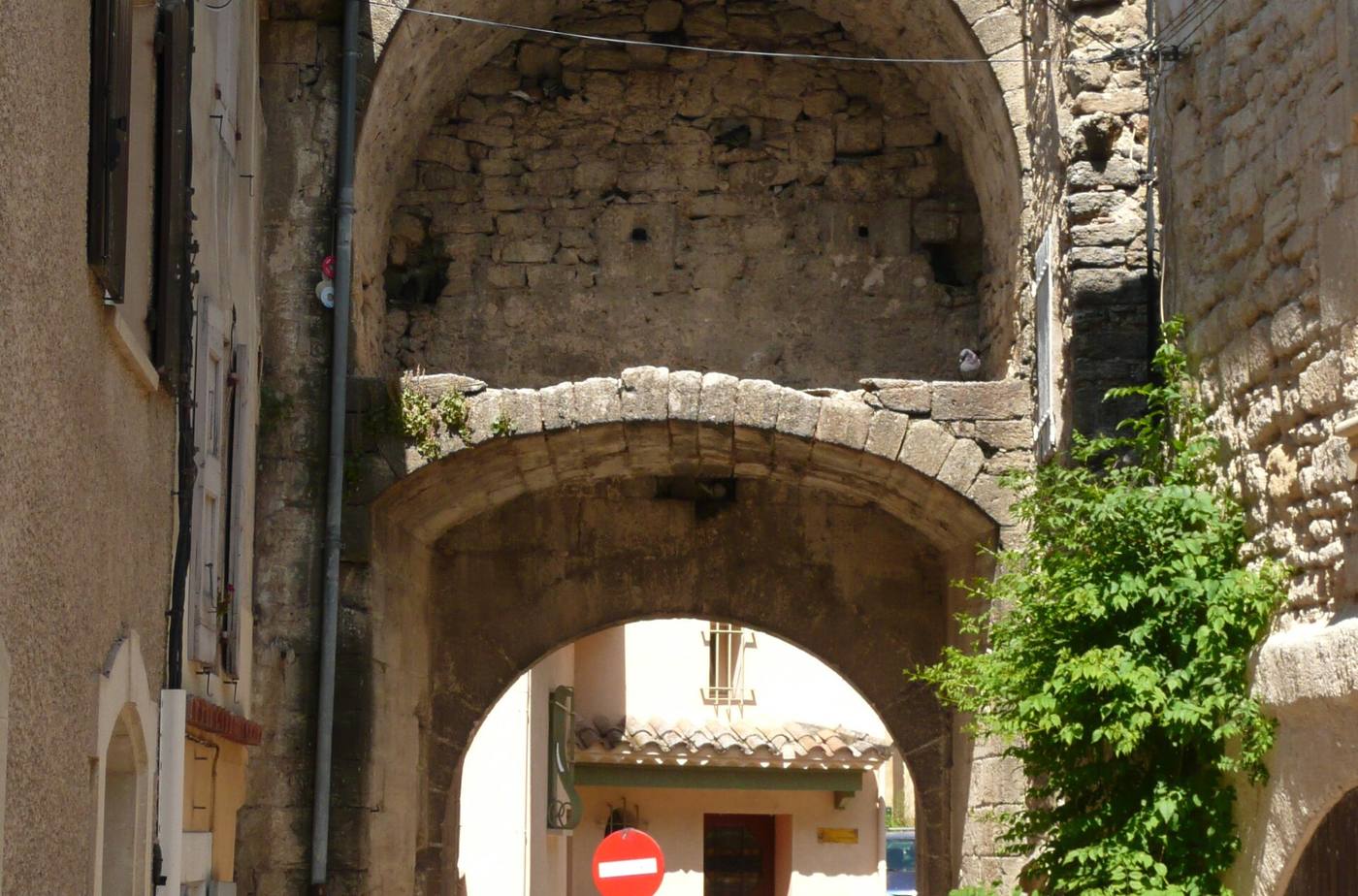 Cucuron