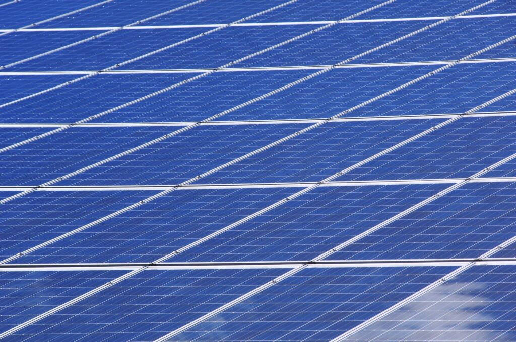 Panneaux Solaires 2026 : Prix, Rentabilité et Pièges à Éviter